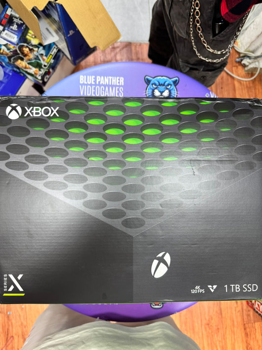 Xbox Series X usada en caja