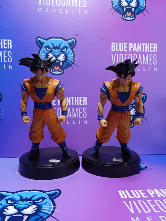 figura goku con base gruesa