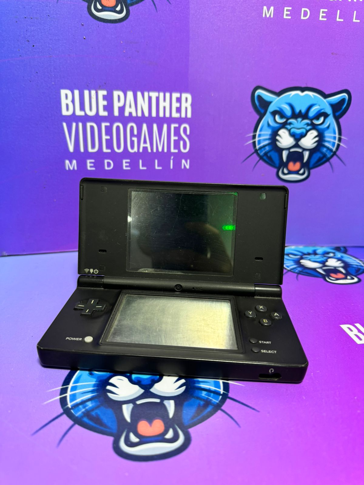 Nintendo dsi negra con cargador