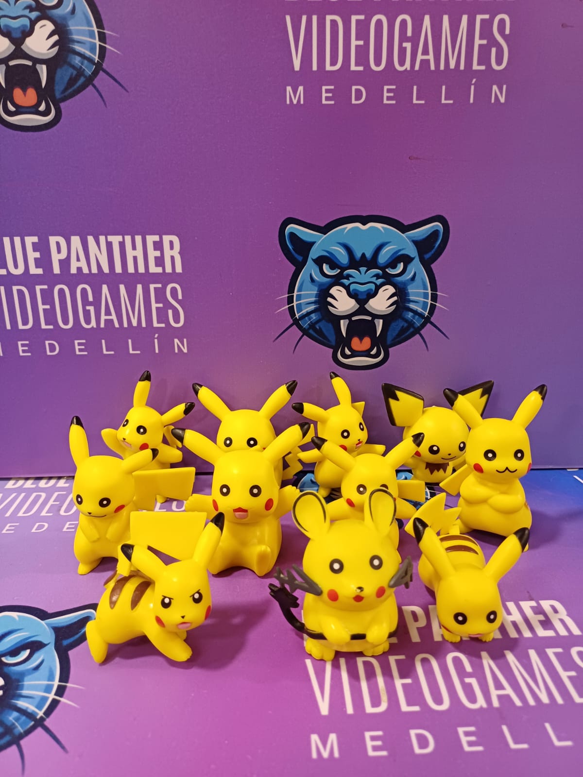 Pikachu figura amarilla