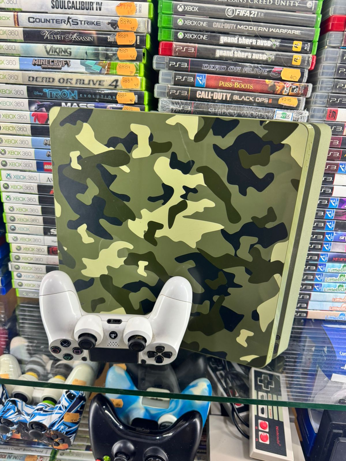 Playstation 4 camuflada