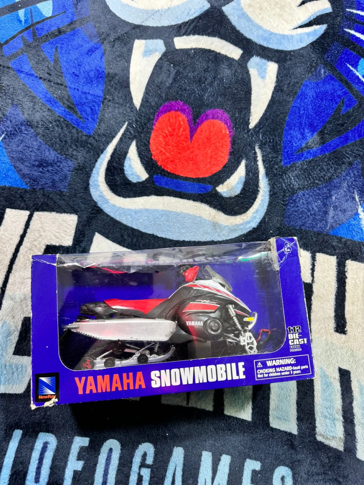 Yamaha Snowmobile 1/12