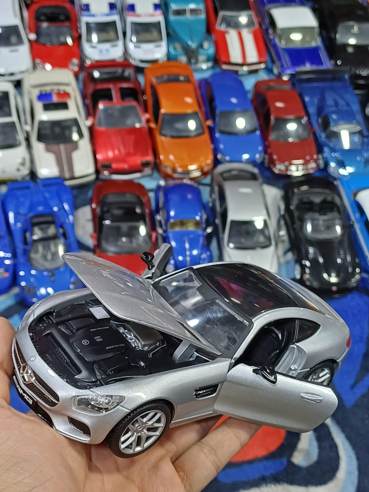 Mercedes Benz AMG GT Welly 1/24