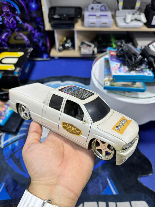 Chevrolet Silverado 2002 Jada Sin Retrovisores 1/24