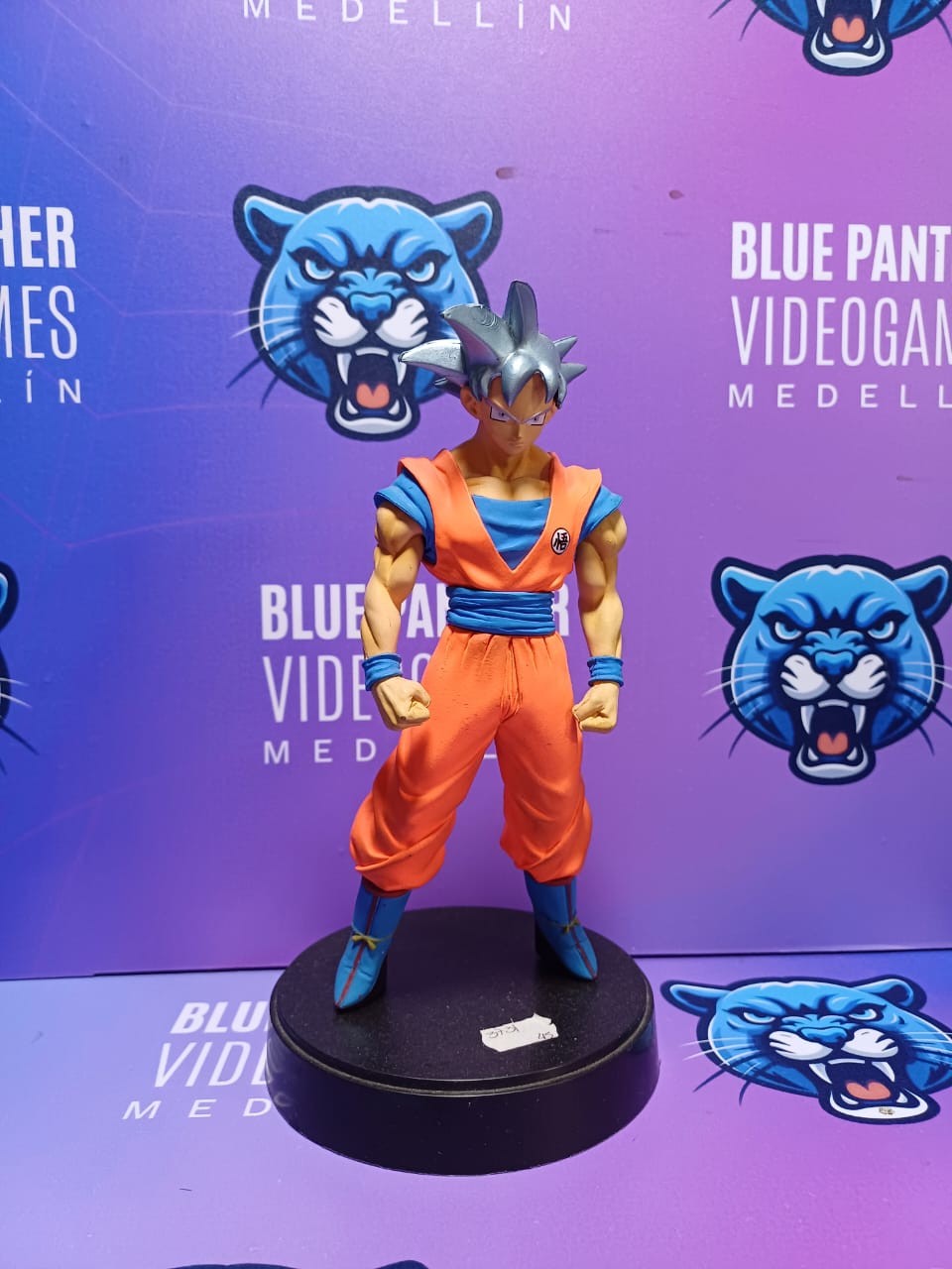 figuras goku grande base