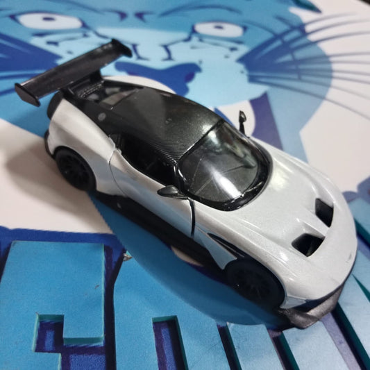 Diecast Arton Martin Blanco