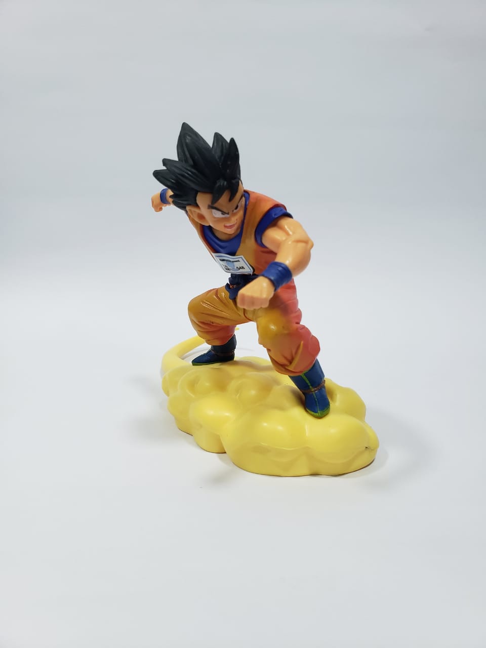 Goku en nube