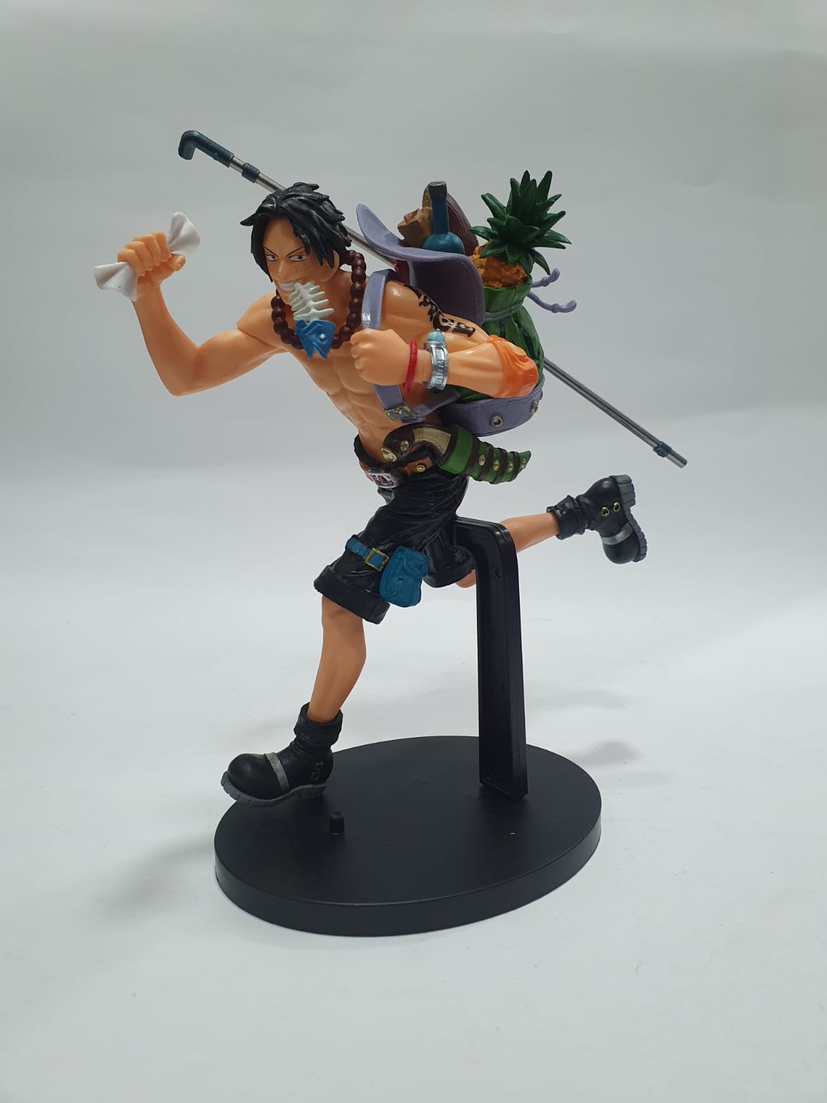 Ace One Piece pose corriendo