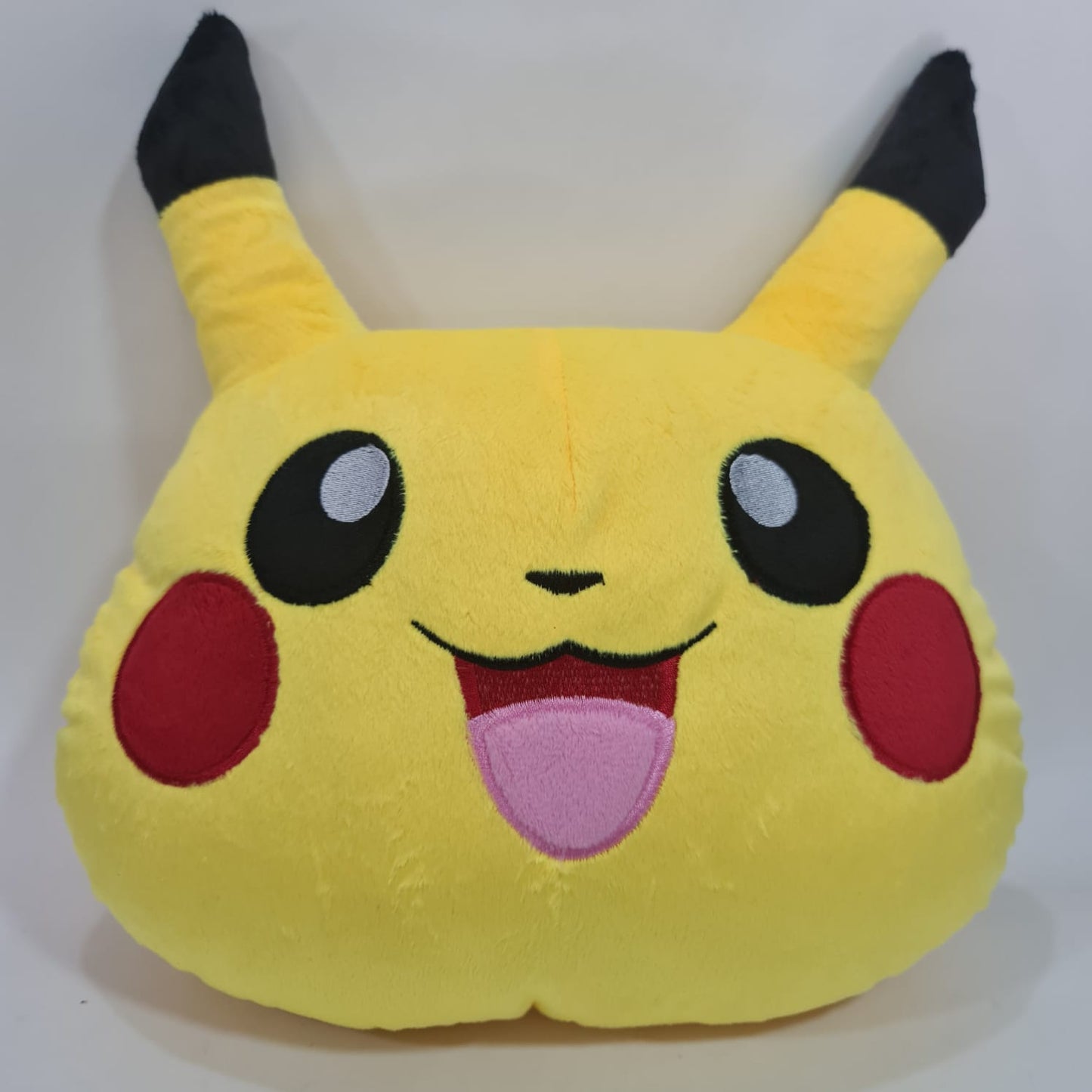 cojin pikachu