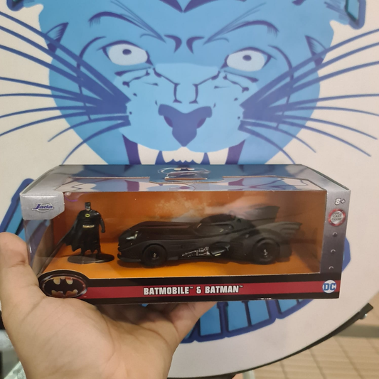 Carro jada toys 1/32 con figura de batman